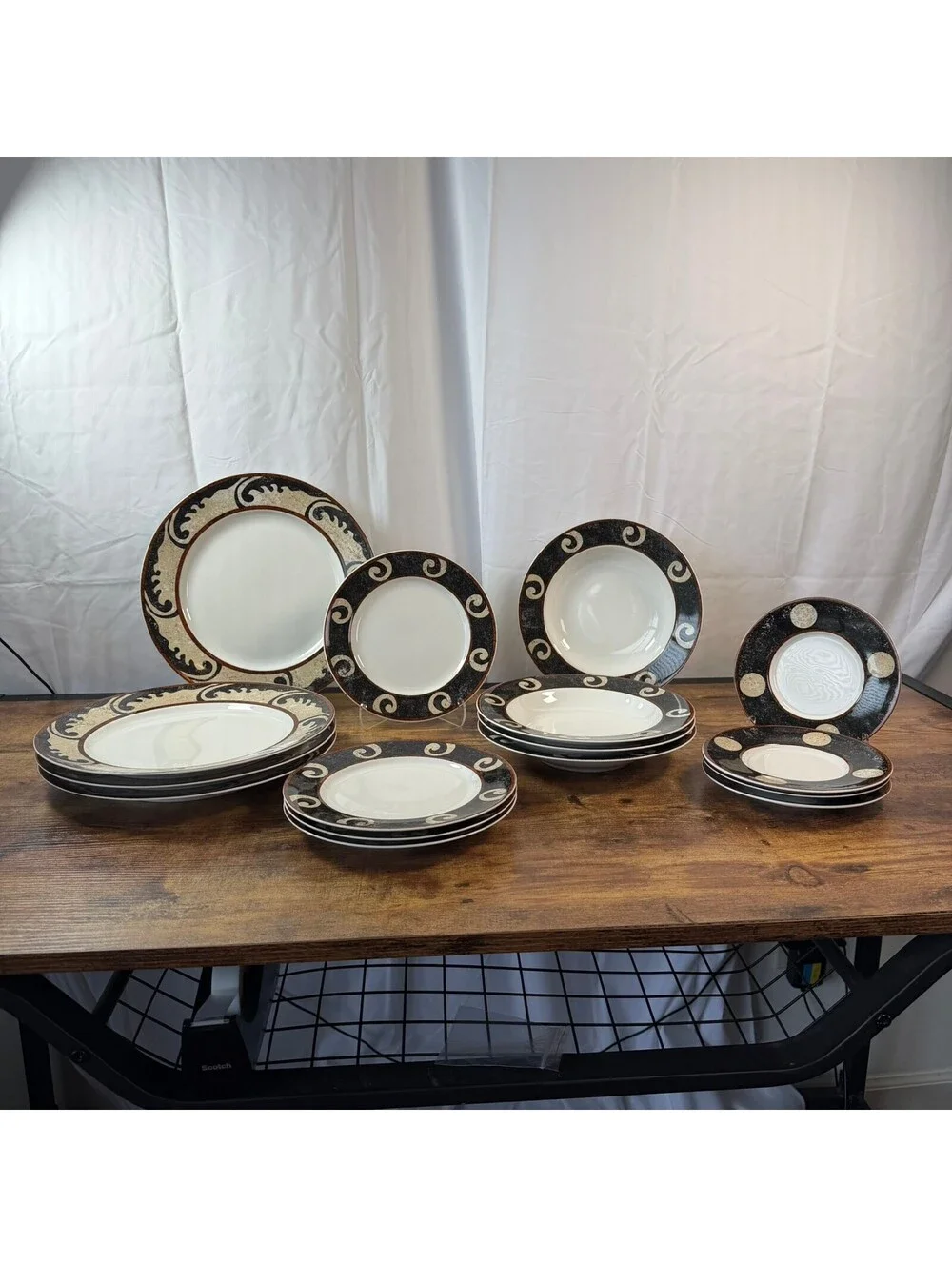 Sasaki Pompeii by Loretta Agro 16pc China Set Dinner Salad Soup Bowls Japan